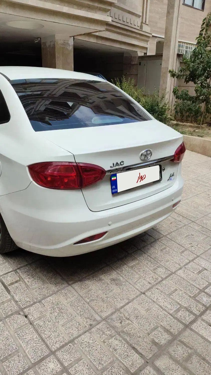 جک J4 اتوماتیک ساده - 1402