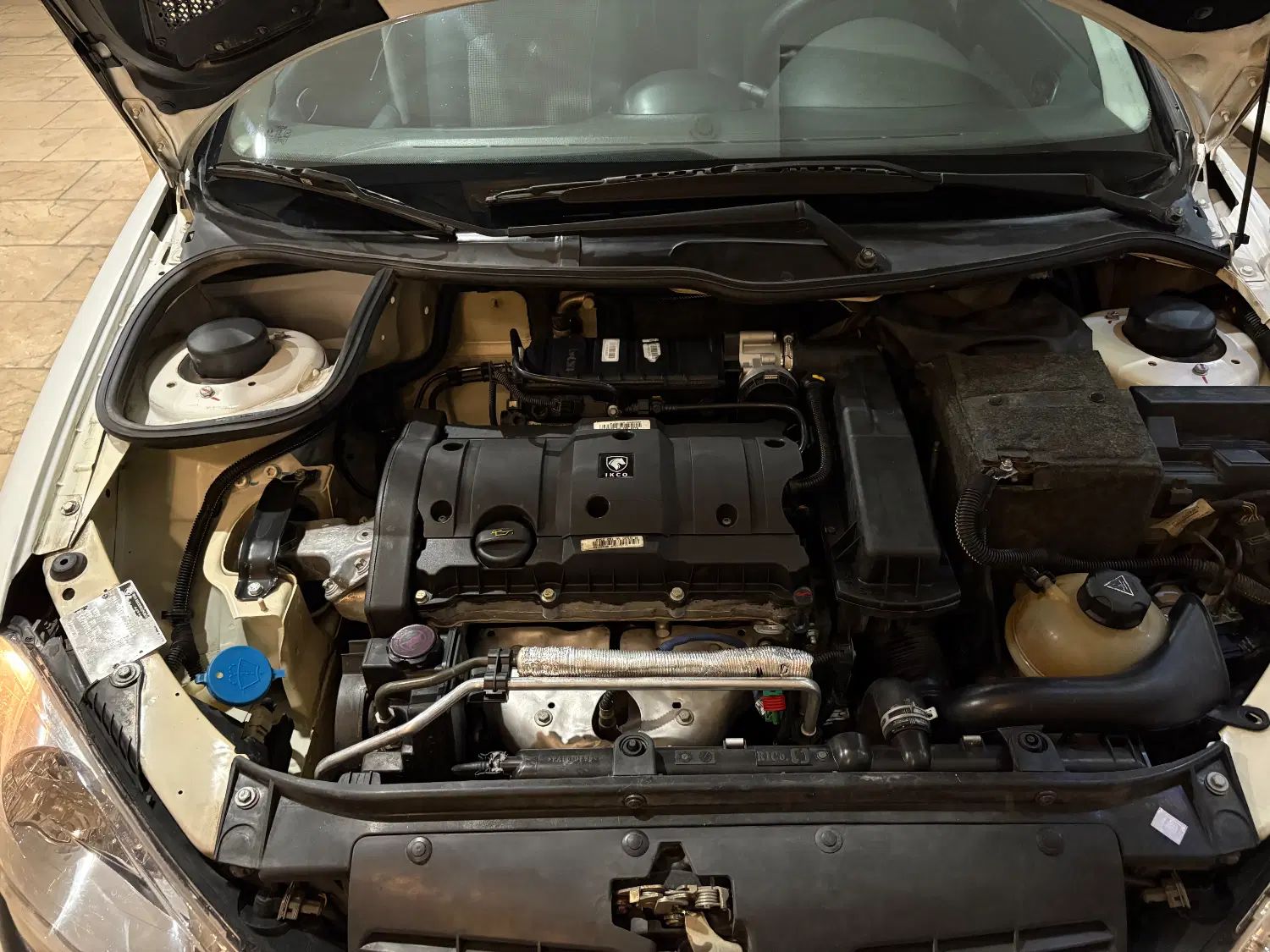 پژو ۲۰۶ صندوق دار v8 - 1398