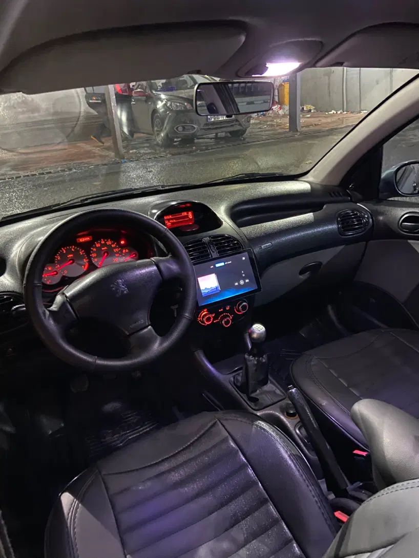 پژو ۲۰۶ صندوق دار v8 - 1394