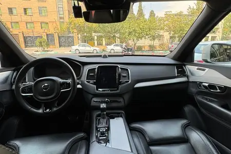 ولوو XC90 R-DESIGN - 2017