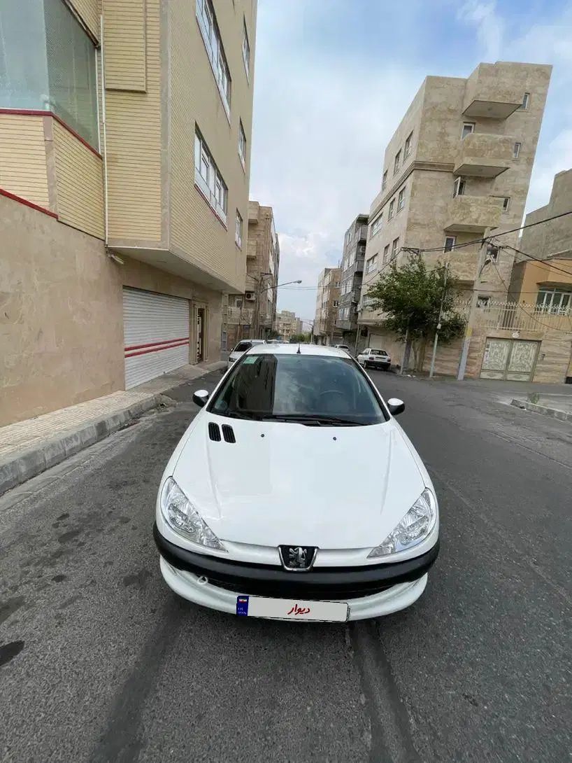 پژو ۲۰۶ صندوق دار v8 - 1394