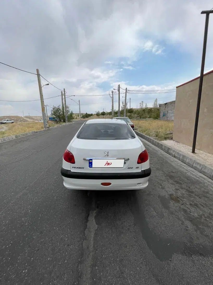پژو ۲۰۶ صندوق دار v8 - 1394