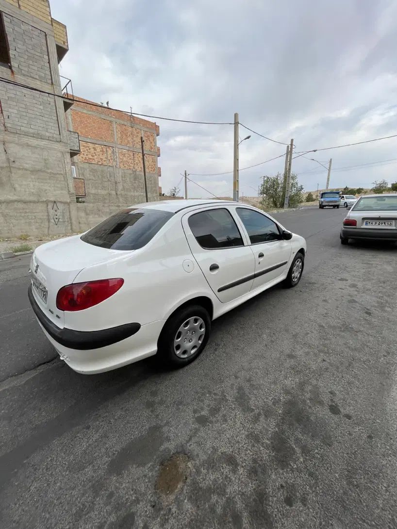 پژو ۲۰۶ صندوق دار v8 - 1394