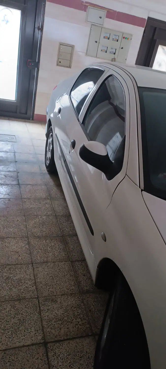 پژو ۲۰۶ صندوق دار v8 - 1396