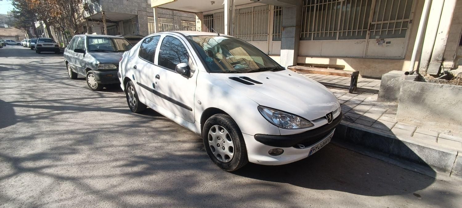 پژو ۲۰۶ صندوق دار v8 - 1390