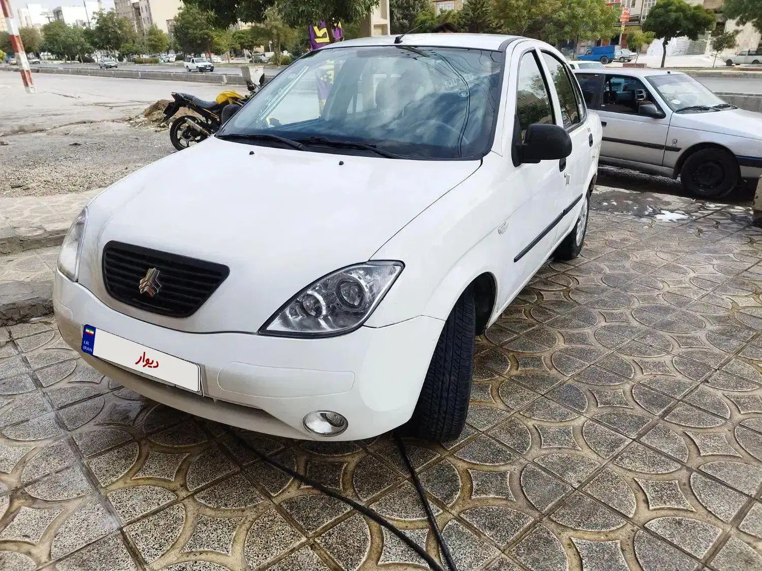 تیبا صندوق دار SX - 1393