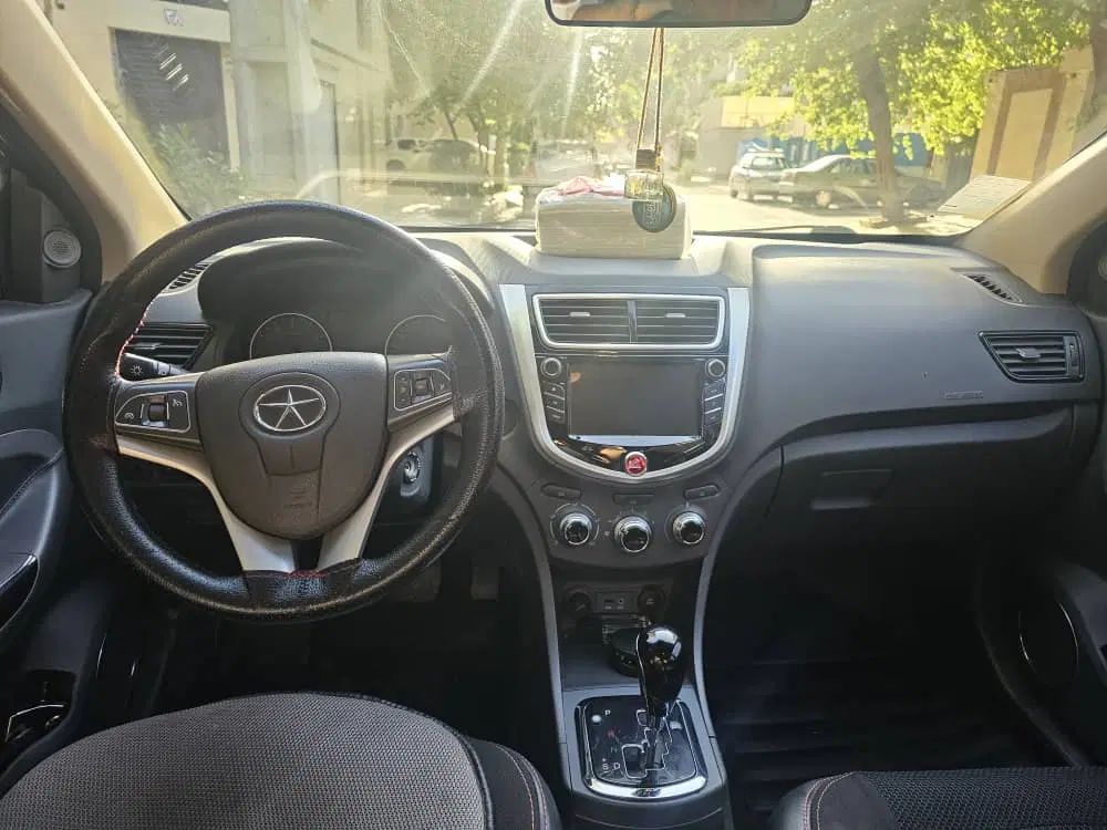 جک J4 اتوماتیک ساده - 1402