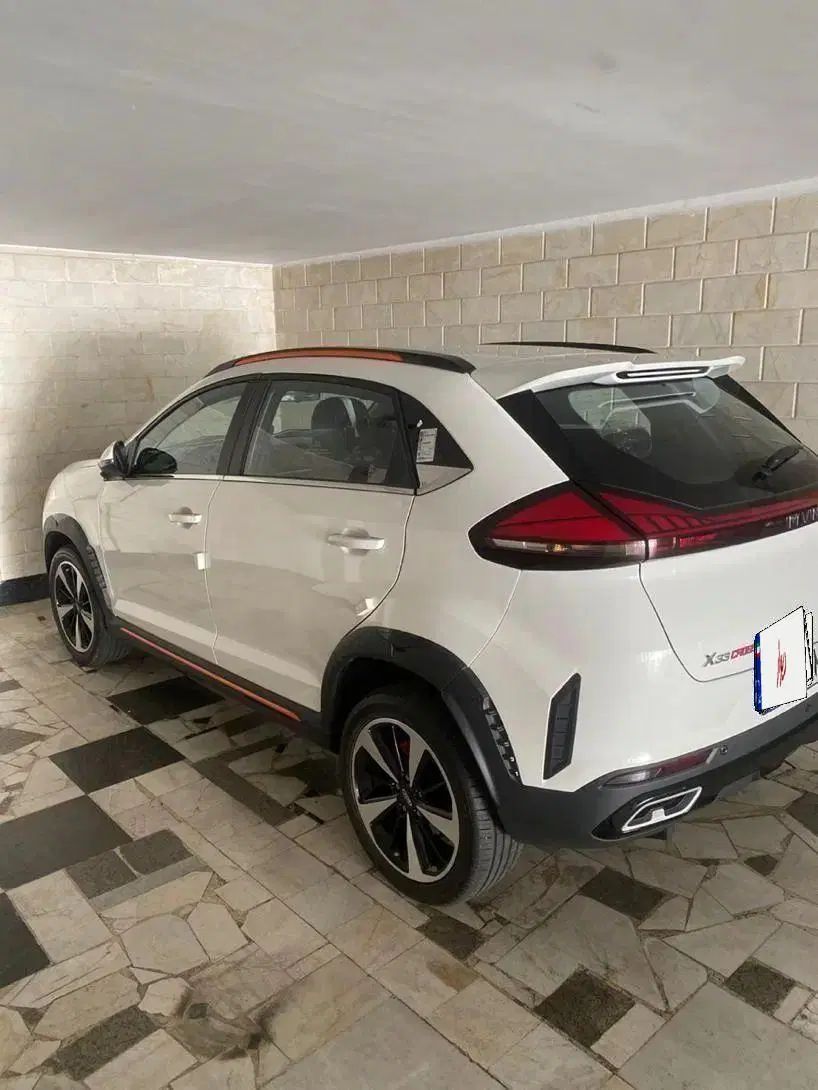 ام وی ام X33 کراس دنده‌ای - 1402