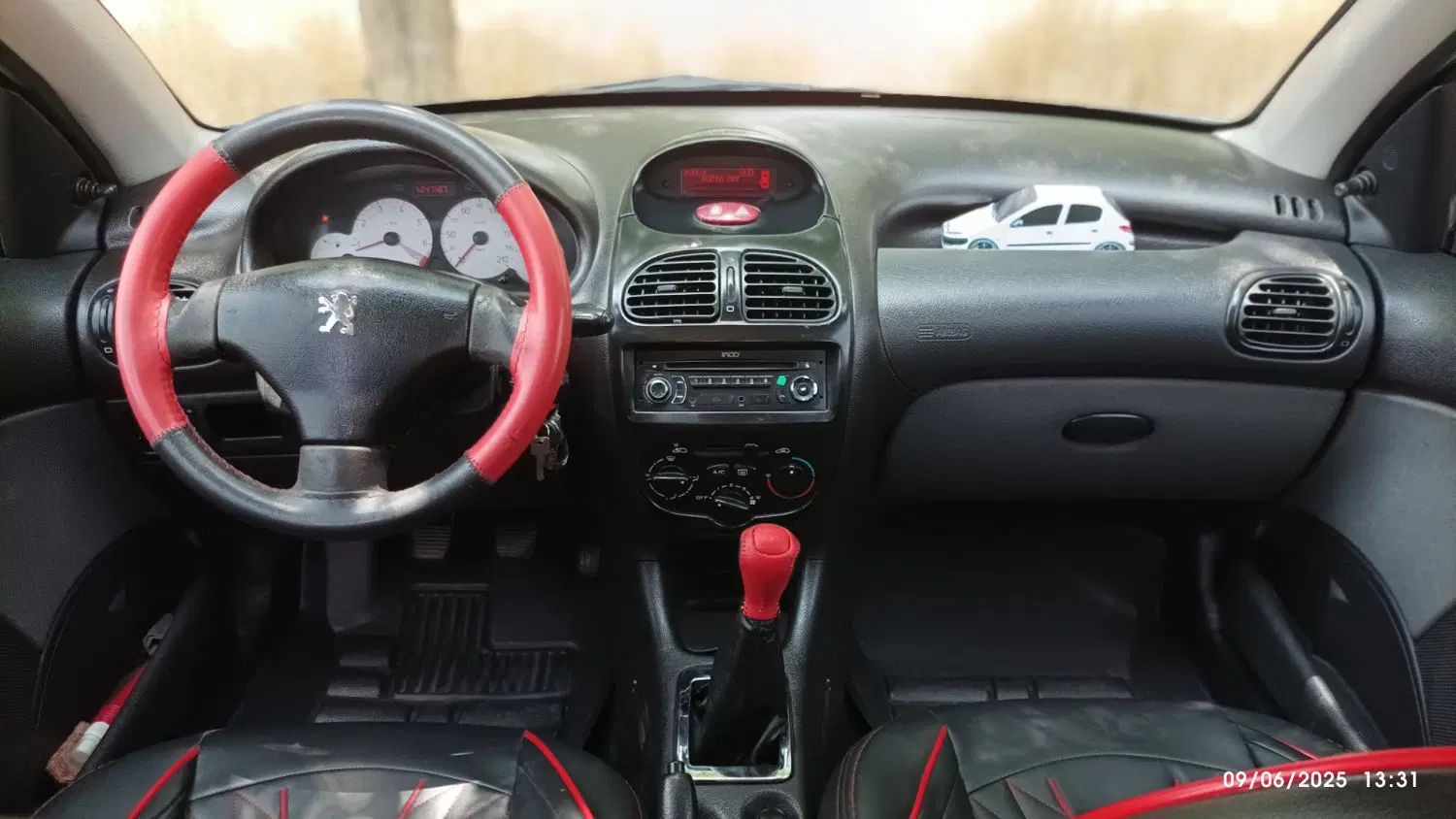 پژو ۲۰۶ صندوق دار v8 - 1394