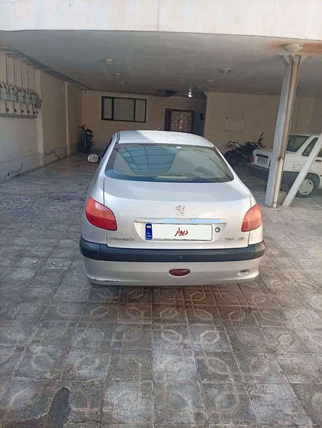 پژو ۲۰۶ صندوق دار v8 - 1389
