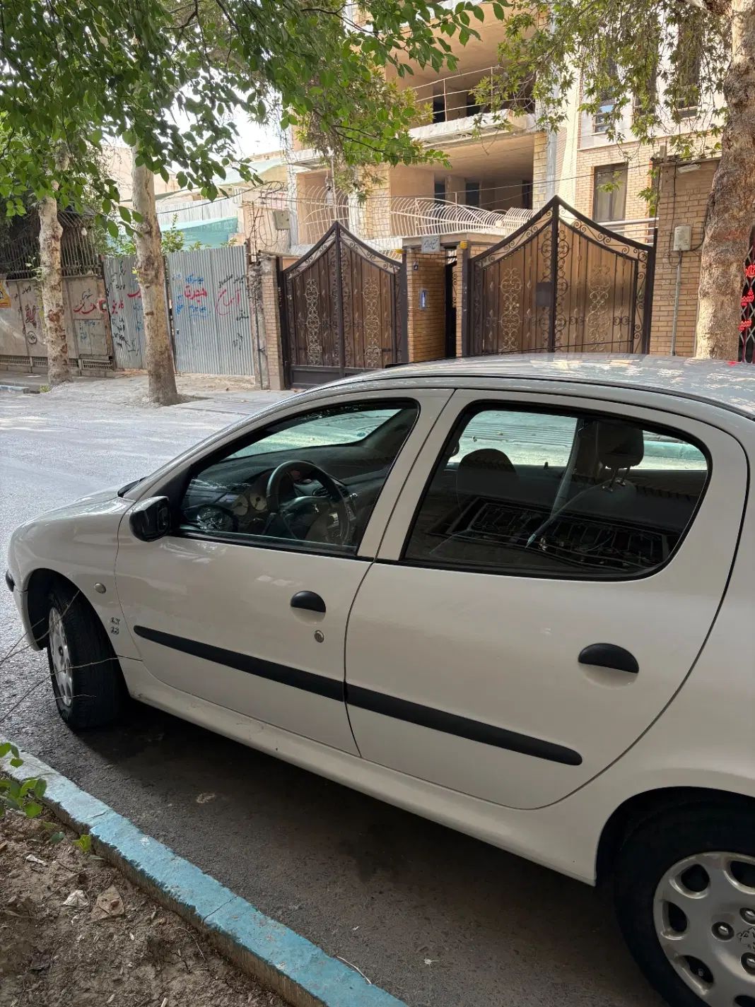 پژو ۲۰۶ صندوق دار v8 - 1396