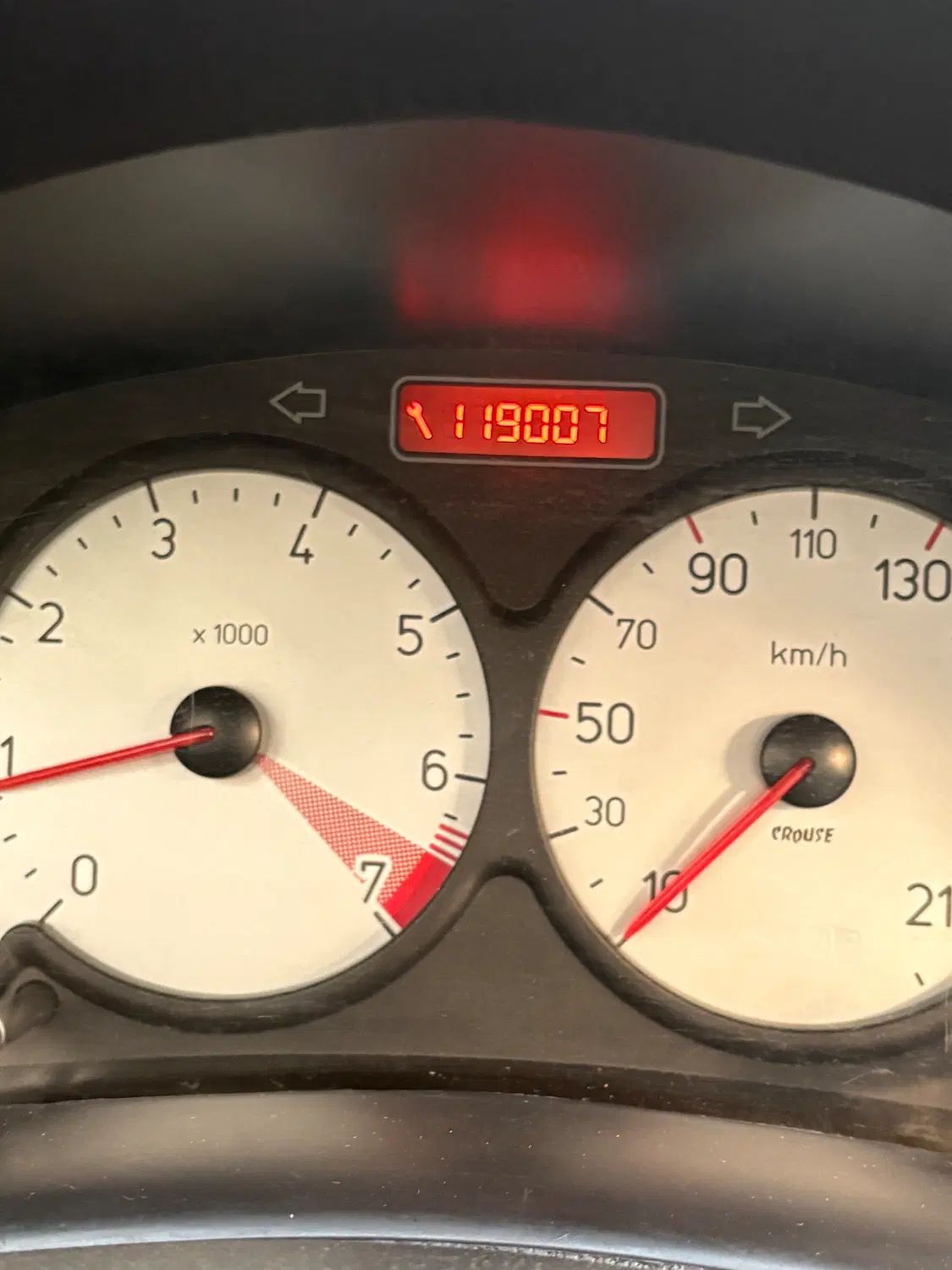 پژو ۲۰۶ صندوق دار v8 - 1396