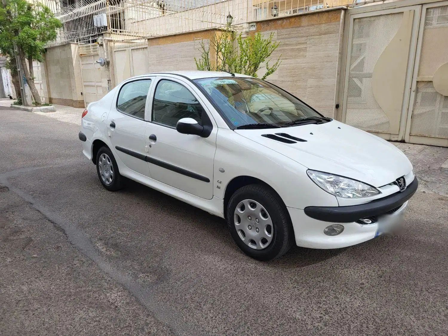 پژو ۲۰۶ صندوق دار v8 - 1393