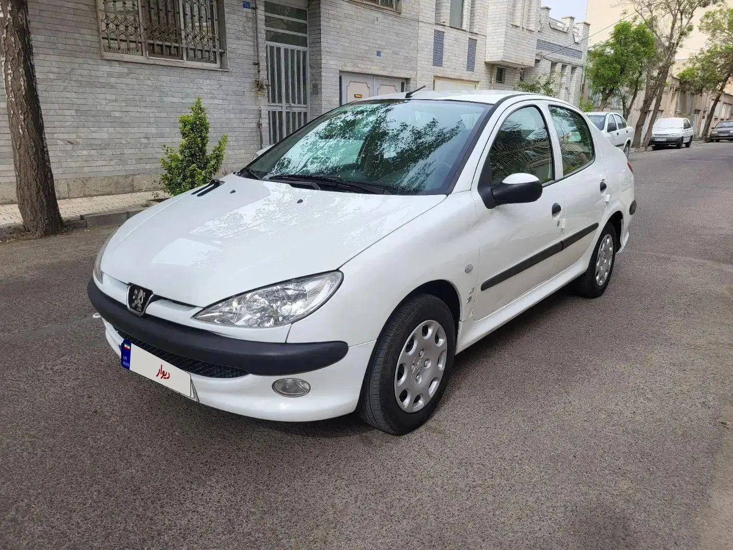 پژو ۲۰۶ صندوق دار v8 - 1393