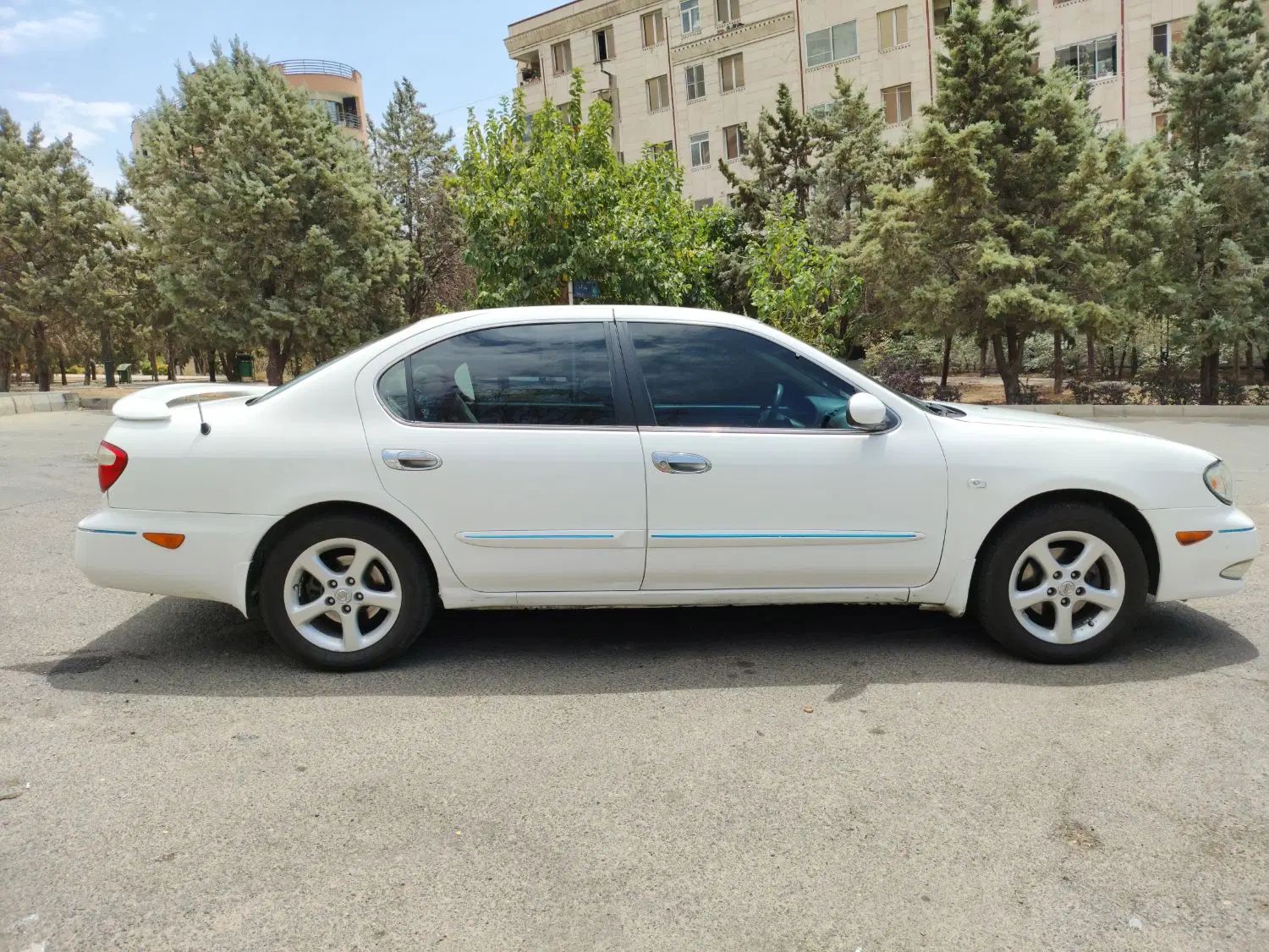 نیسان ماکسیما دنده‌ای - 1383