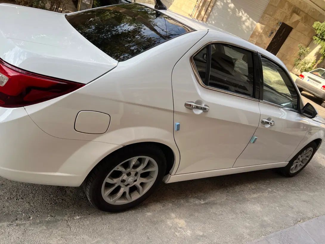 دنا پلاس توربو اتوماتیک - 1402