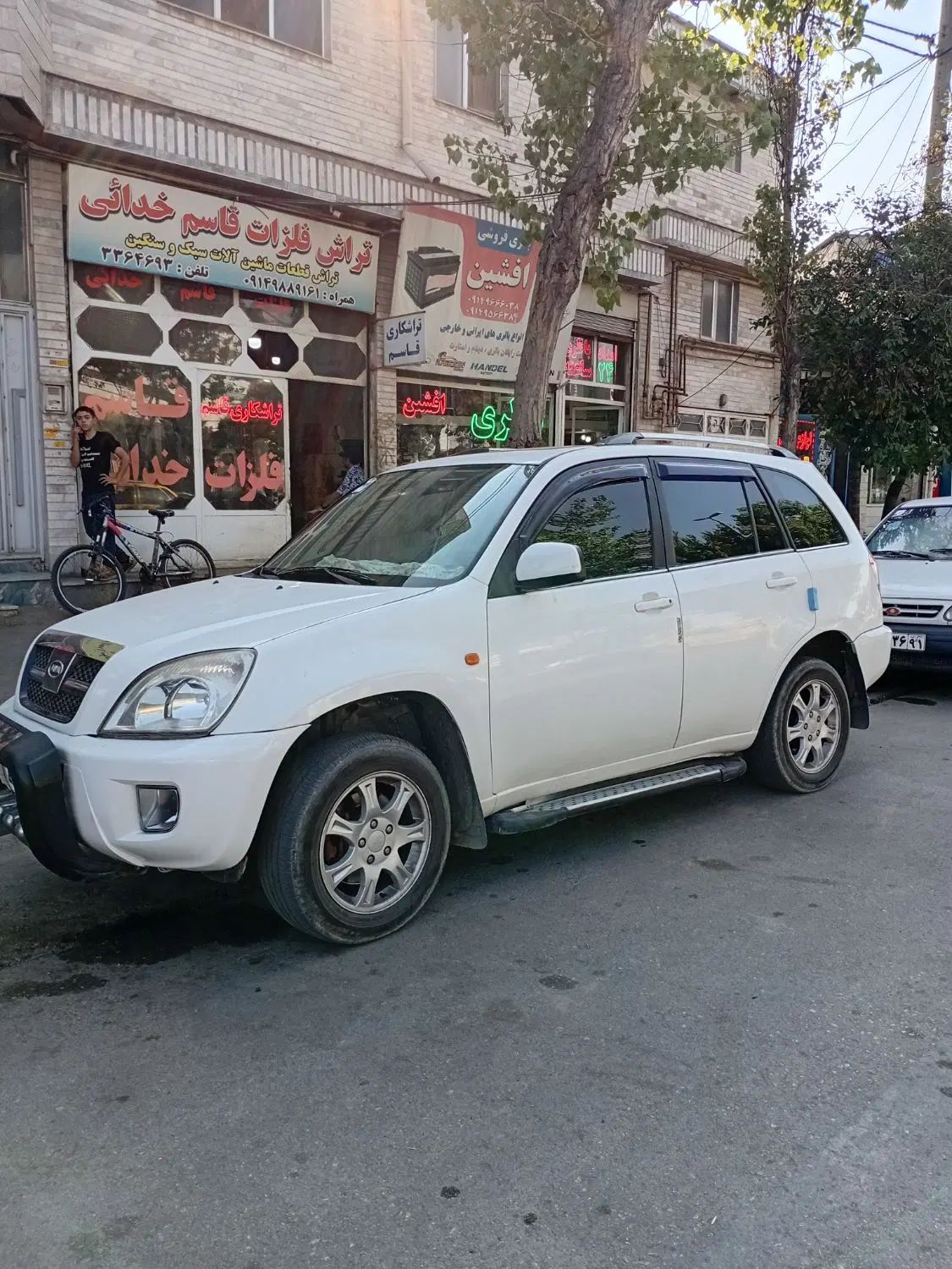 خودرو ام وی ام، X33 آگهی ann_19918761