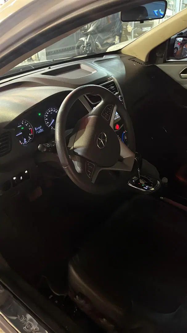 جک J4 اتوماتیک ساده - 1401