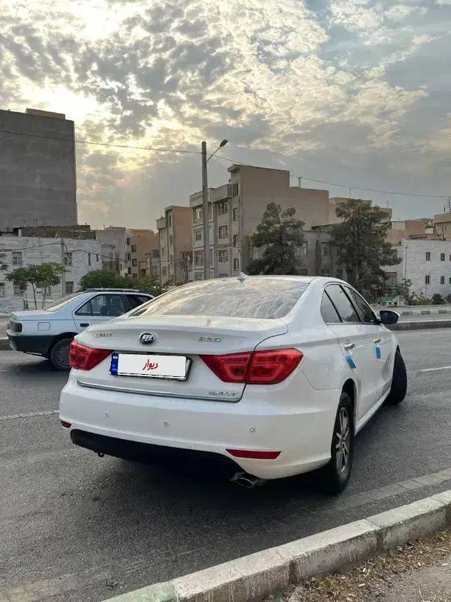 لیفان 820 اتوماتیک - 1395