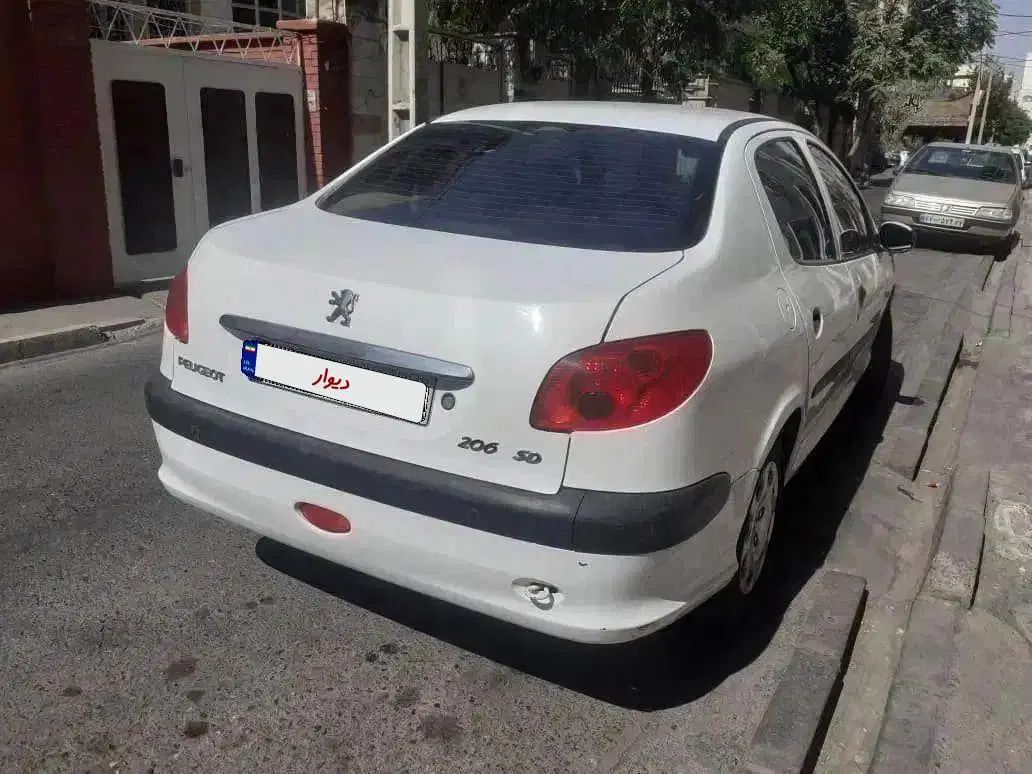 پژو ۲۰۶ صندوق دار v8 - 1396