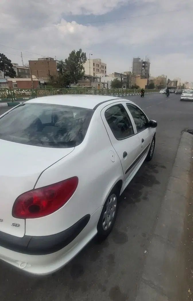 پژو ۲۰۶ صندوق دار v8 - 1394