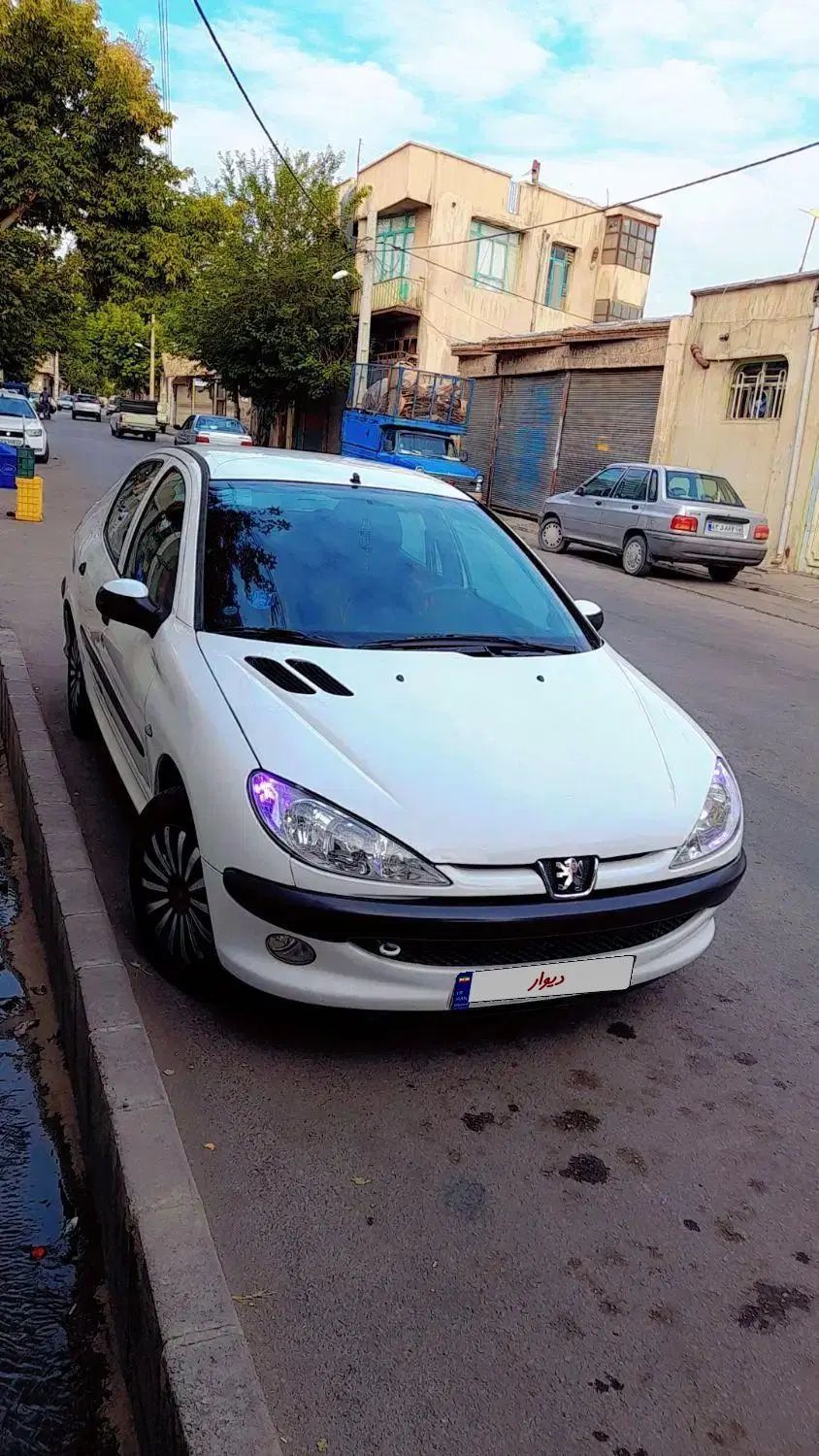 پژو ۲۰۶ صندوق دار v8 - 1393