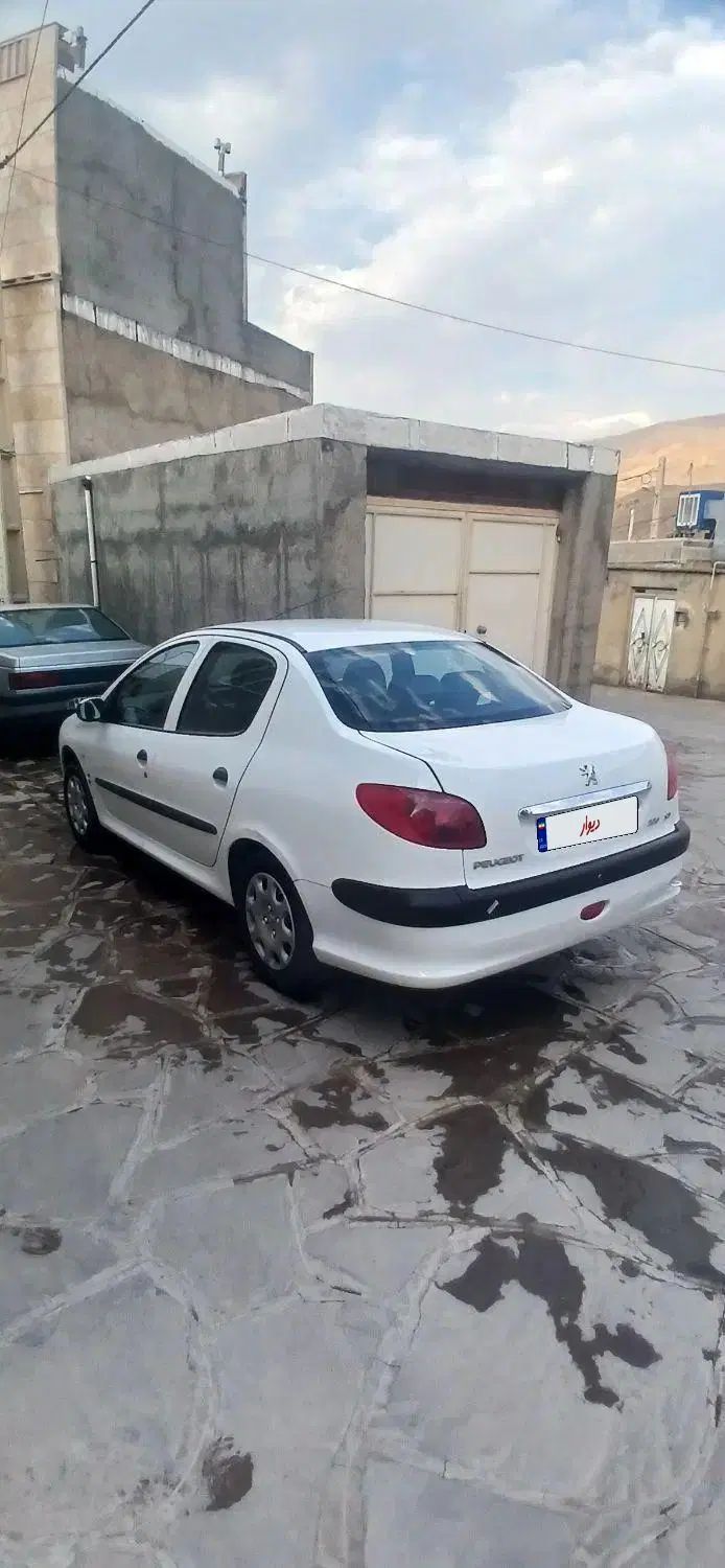 پژو ۲۰۶ صندوق دار v8 - 1395