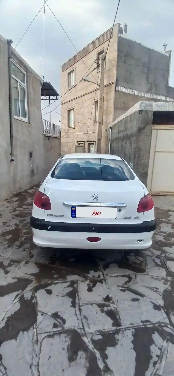 پژو ۲۰۶ صندوق دار v8 - 1395