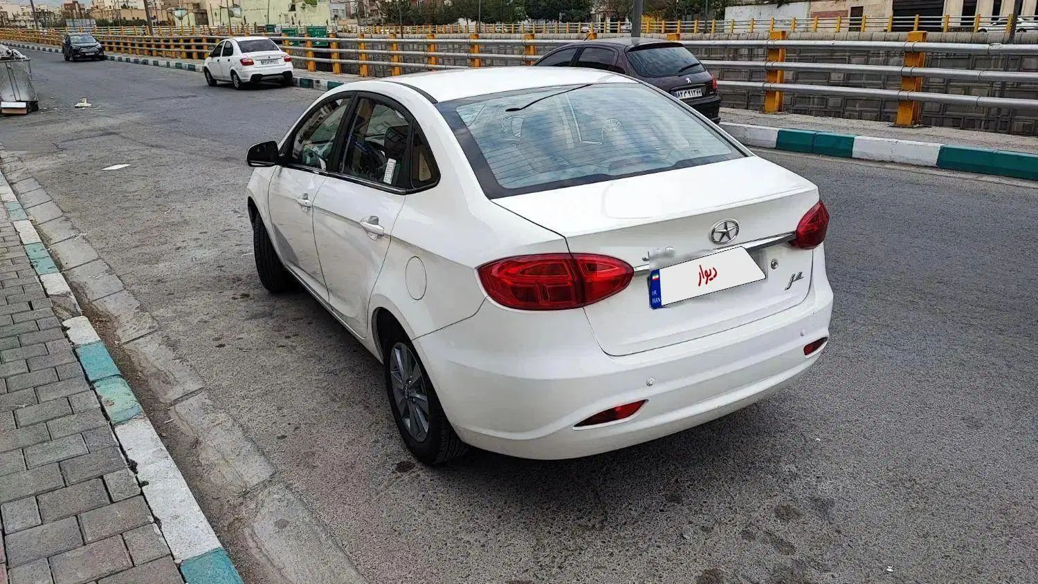 جک J4 اتوماتیک ساده - 1403