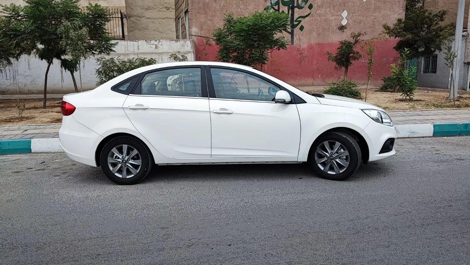 جک J4 اتوماتیک ساده - 1403