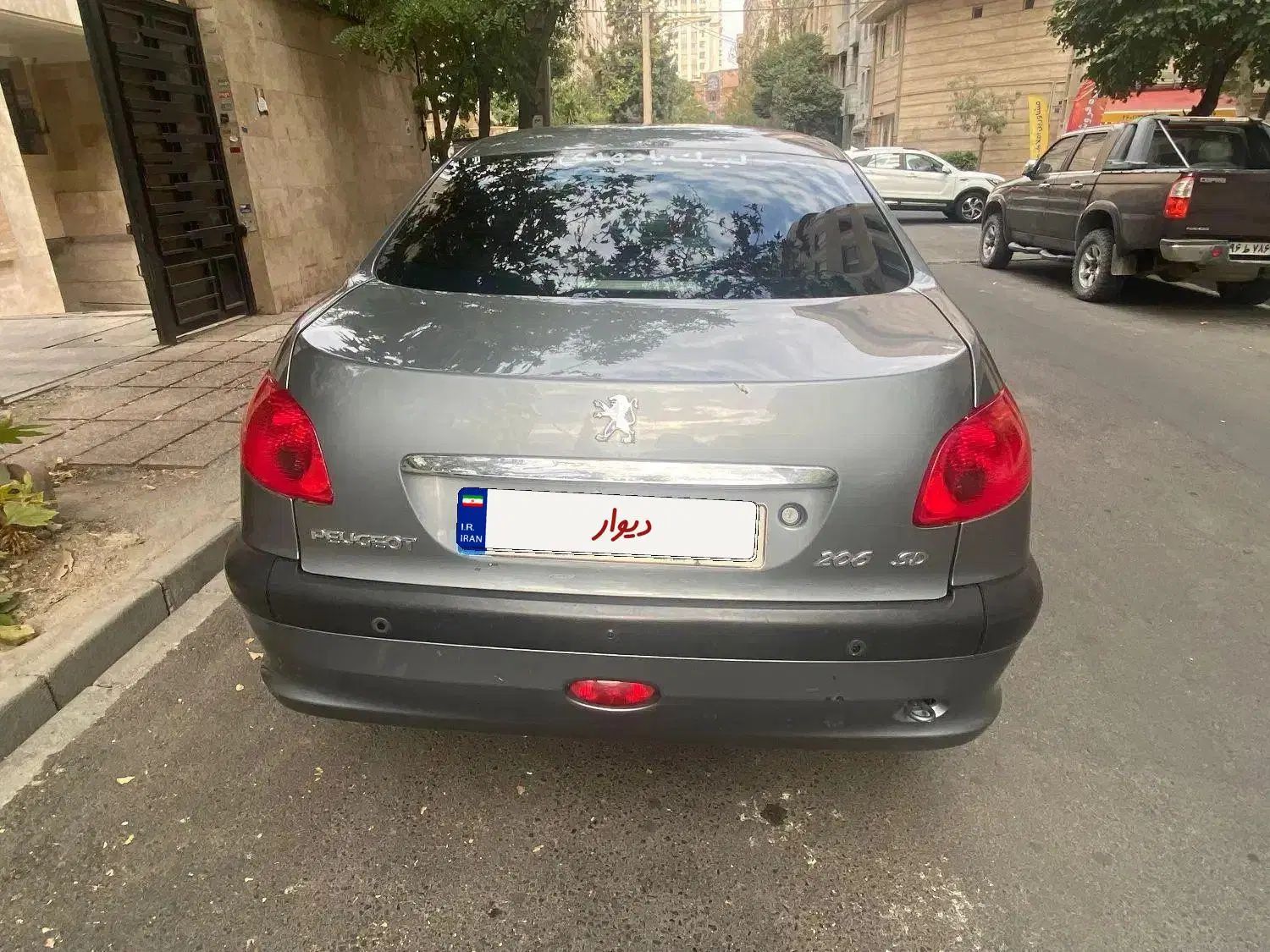 پژو ۲۰۶ صندوق دار v8 - 1397