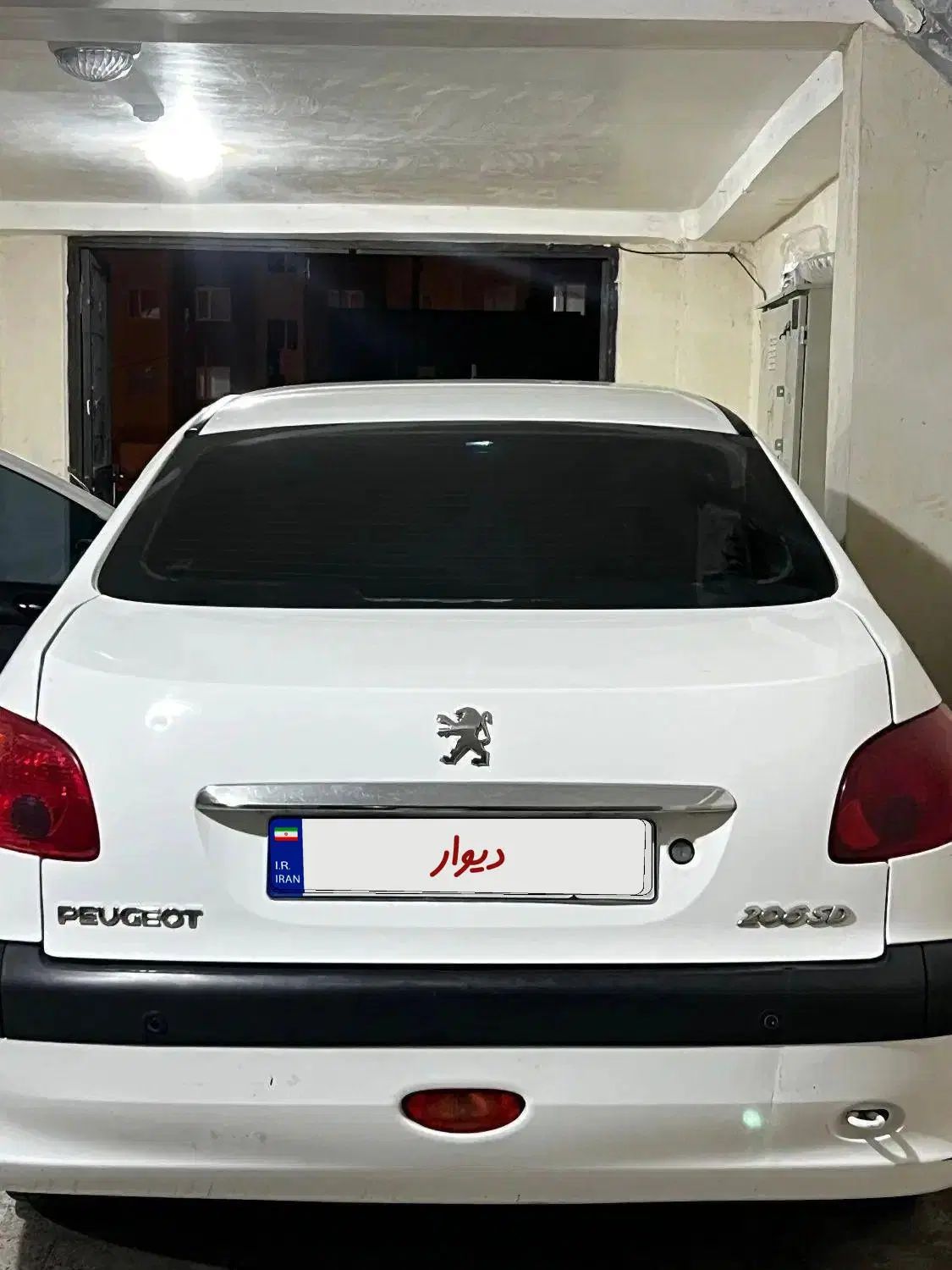 پژو ۲۰۶ صندوق دار v8 - 1393