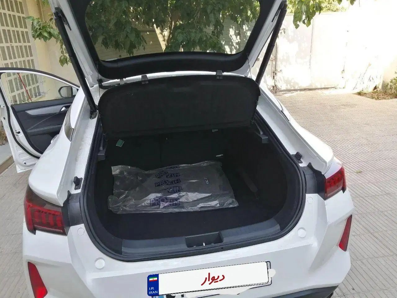 خودرو کی ام سی، J7 آگهی ann_19920215