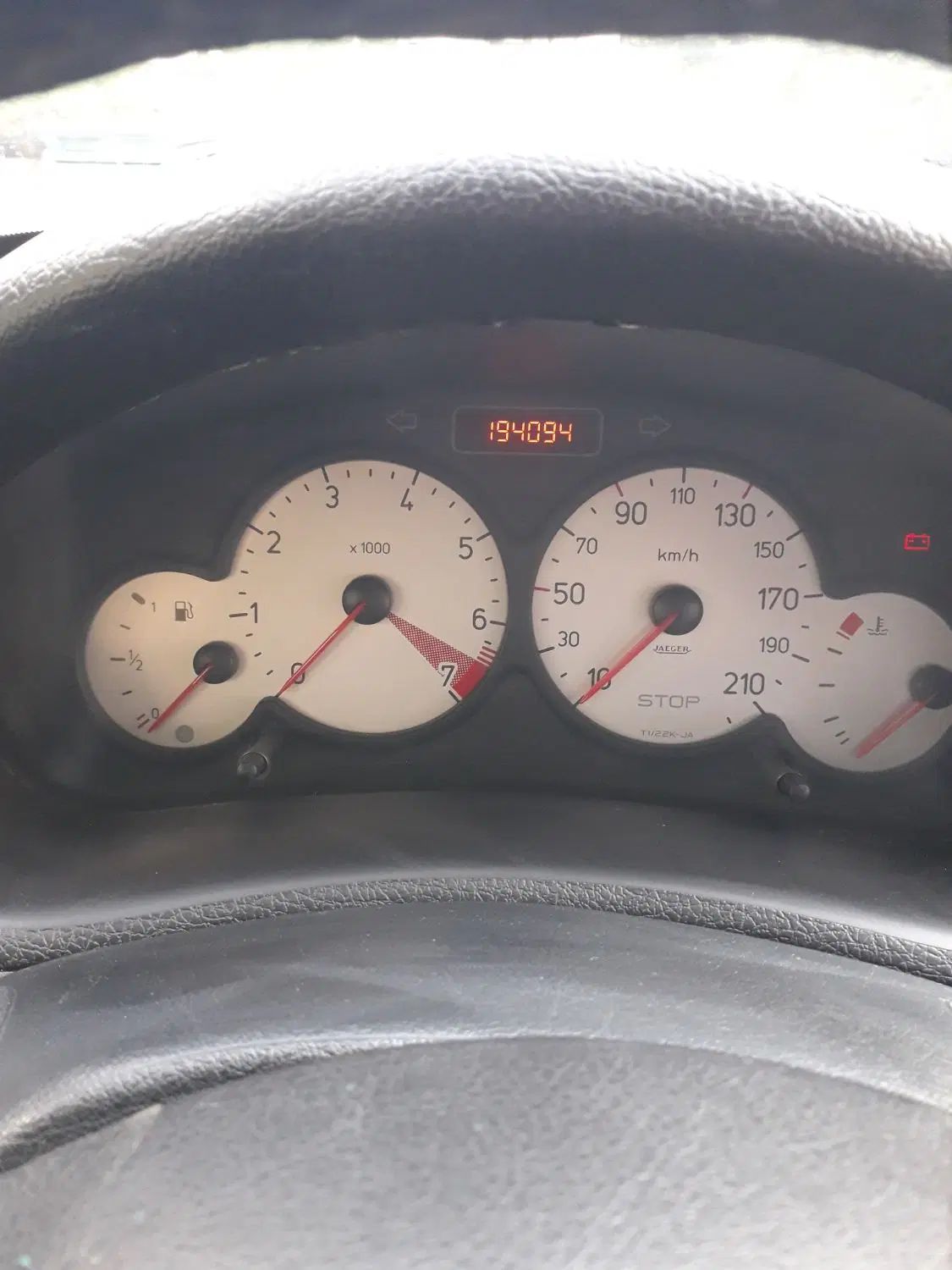 پژو ۲۰۶ صندوق دار v8 - 1390