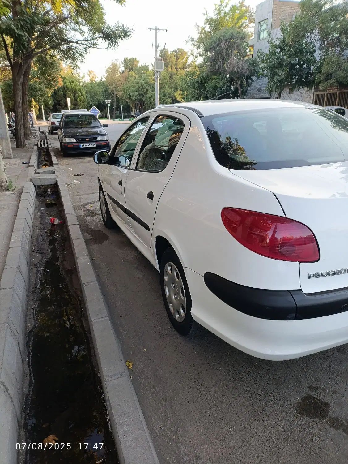 پژو ۲۰۶ صندوق دار v8 - 1395