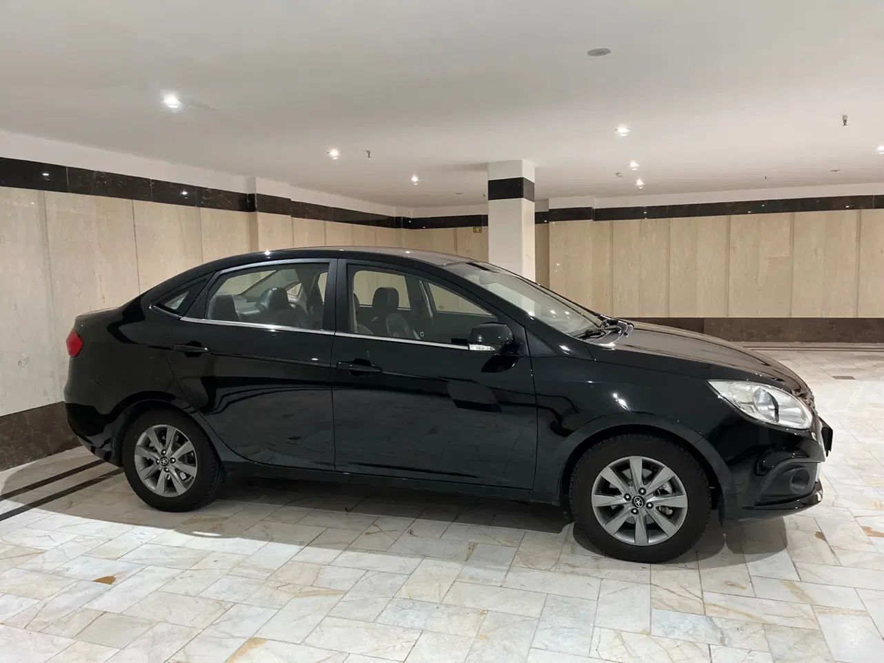 جک J4 اتوماتیک ساده - 1402