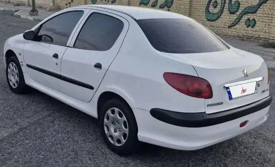 پژو ۲۰۶ صندوق دار v8 - 1390