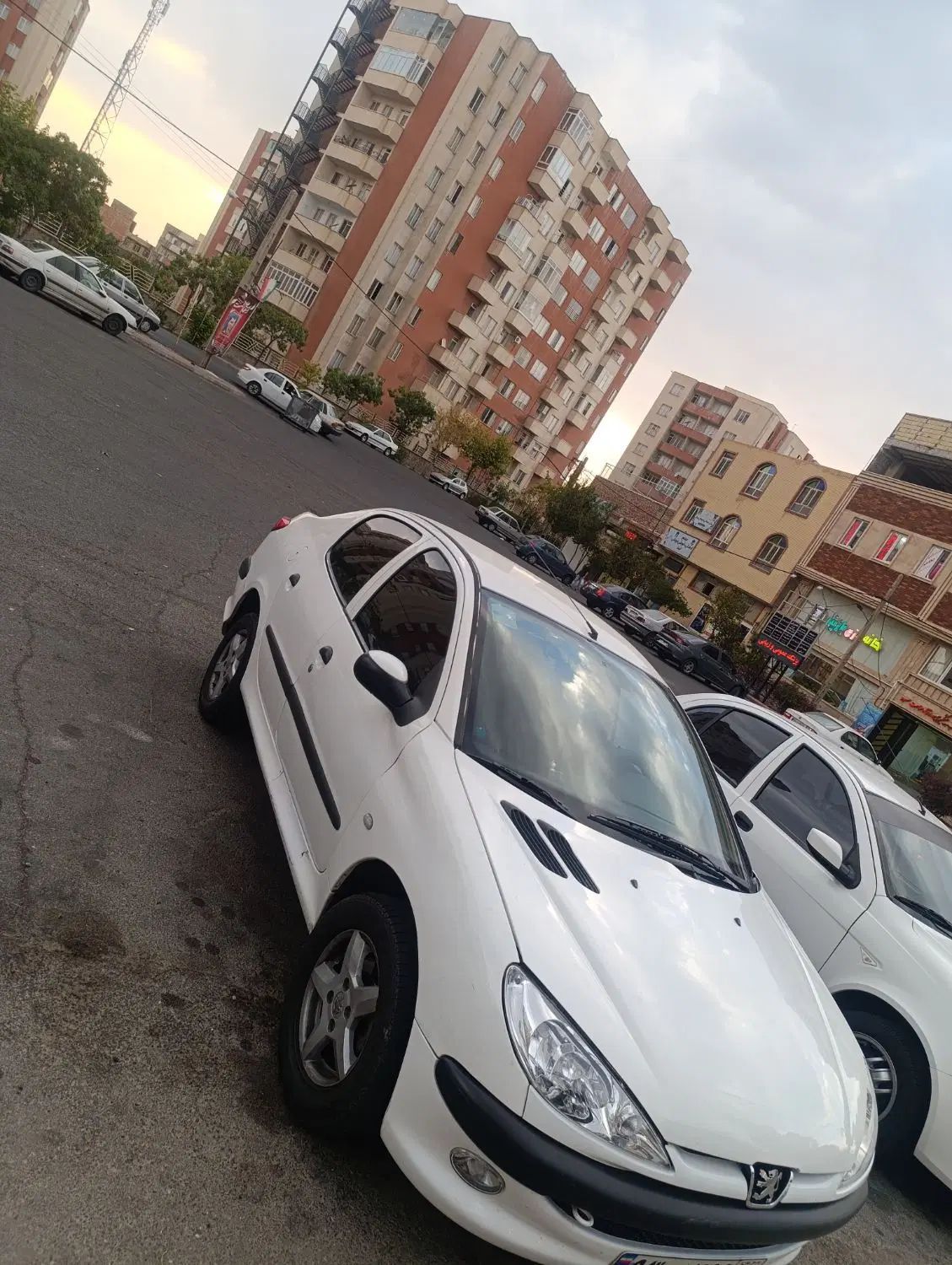 پژو ۲۰۶ صندوق دار v8 - 1393