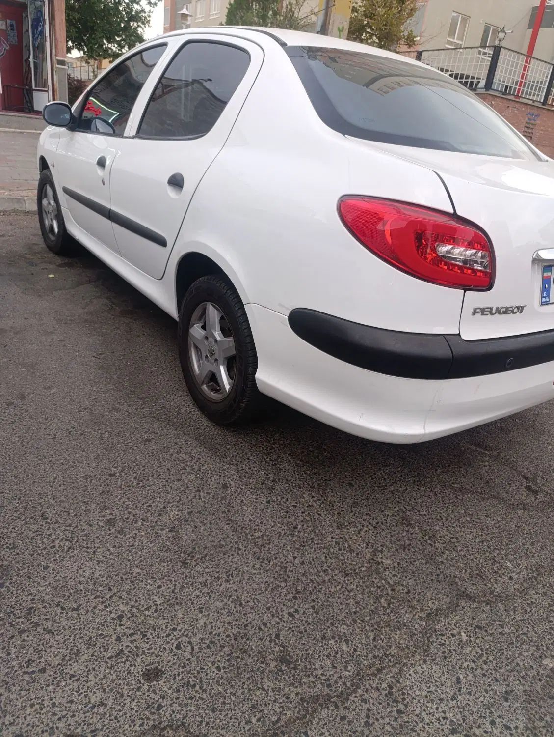 پژو ۲۰۶ صندوق دار v8 - 1393