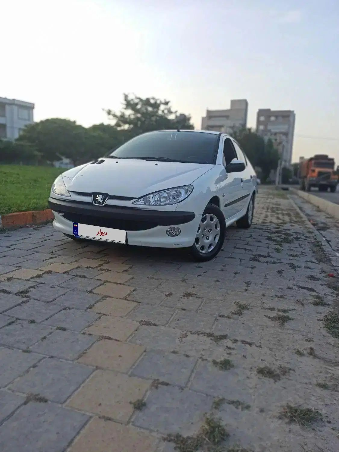 پژو ۲۰۶ صندوق دار v8 - 1394