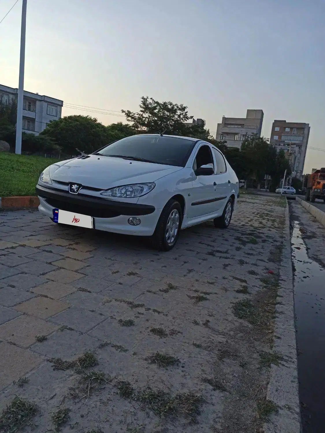 پژو ۲۰۶ صندوق دار v8 - 1394