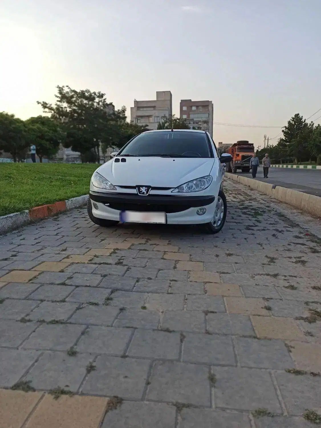 پژو ۲۰۶ صندوق دار v8 - 1394