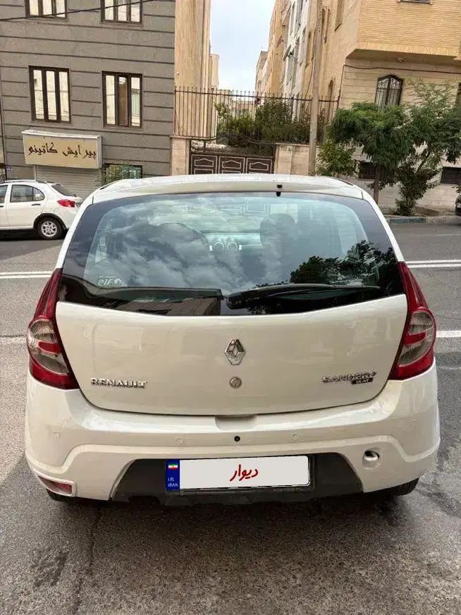 رنو ساندرو اتوماتیک - 1395
