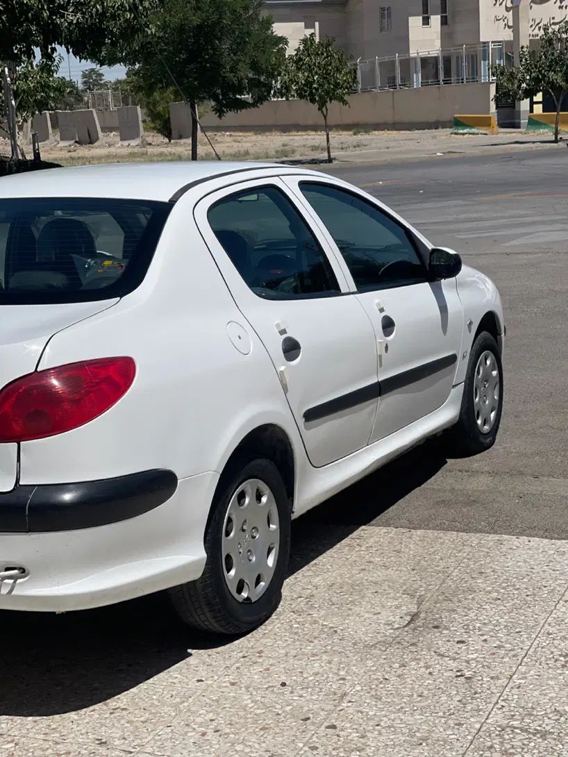 پژو ۲۰۶ صندوق دار v8 - 1394