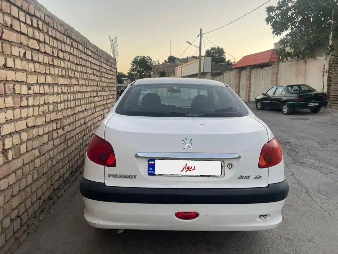 پژو ۲۰۶ صندوق دار v8 - 1390