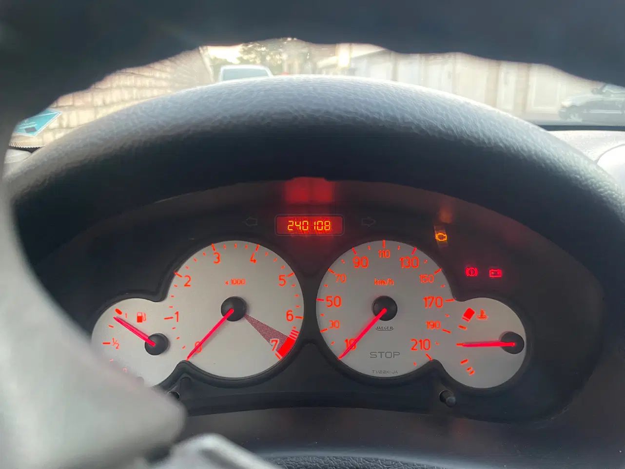 پژو ۲۰۶ صندوق دار v8 - 1390