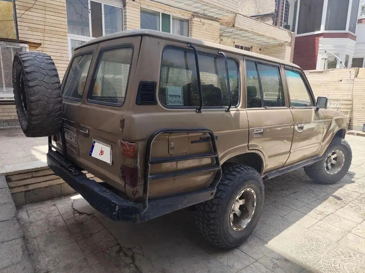 تویوتا کمری XLE - 1402