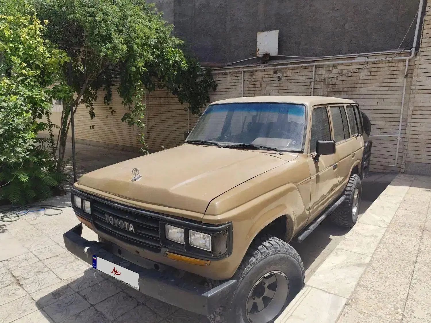 تویوتا کمری XLE - 1402