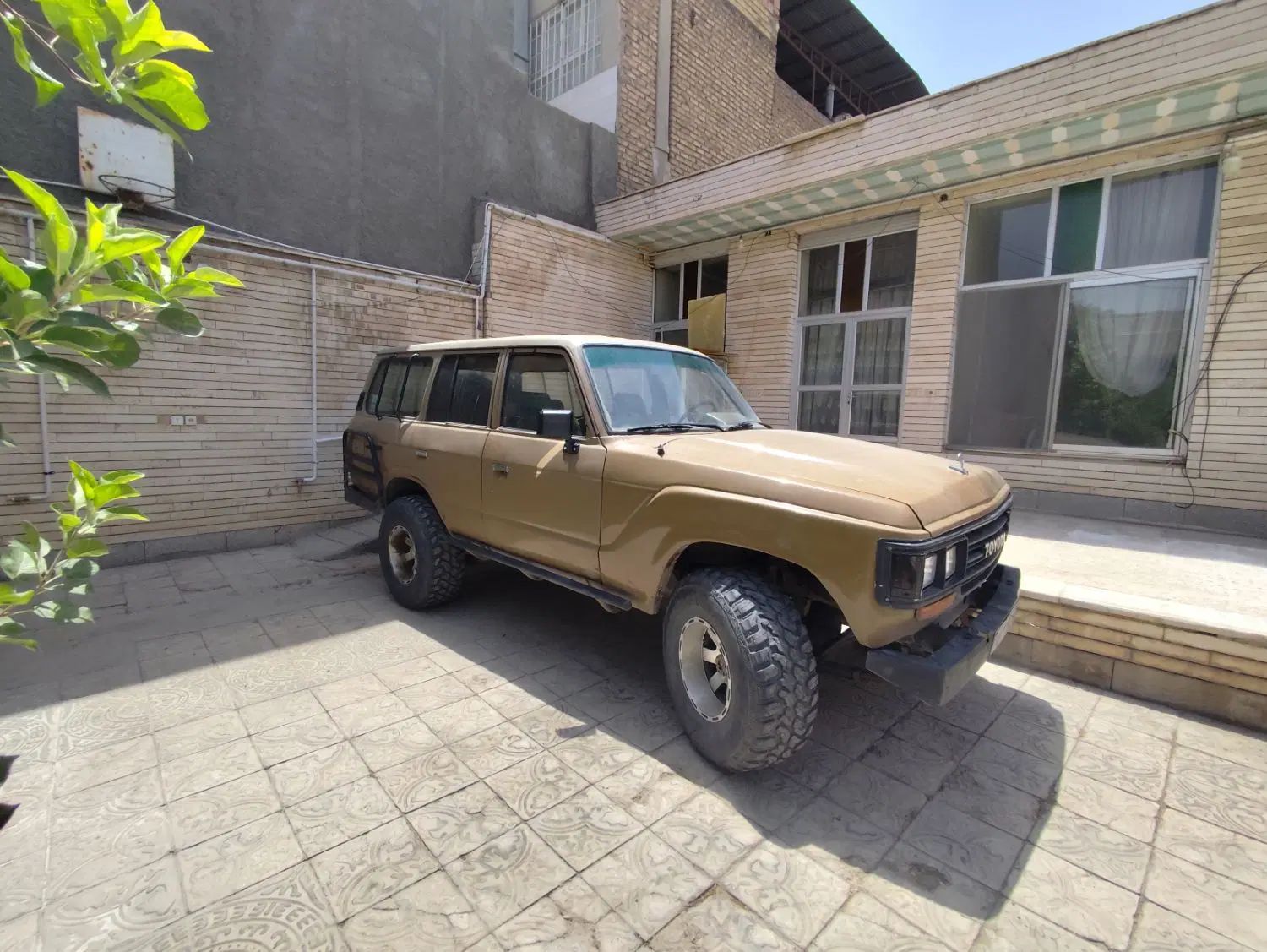 تویوتا کمری XLE - 1402