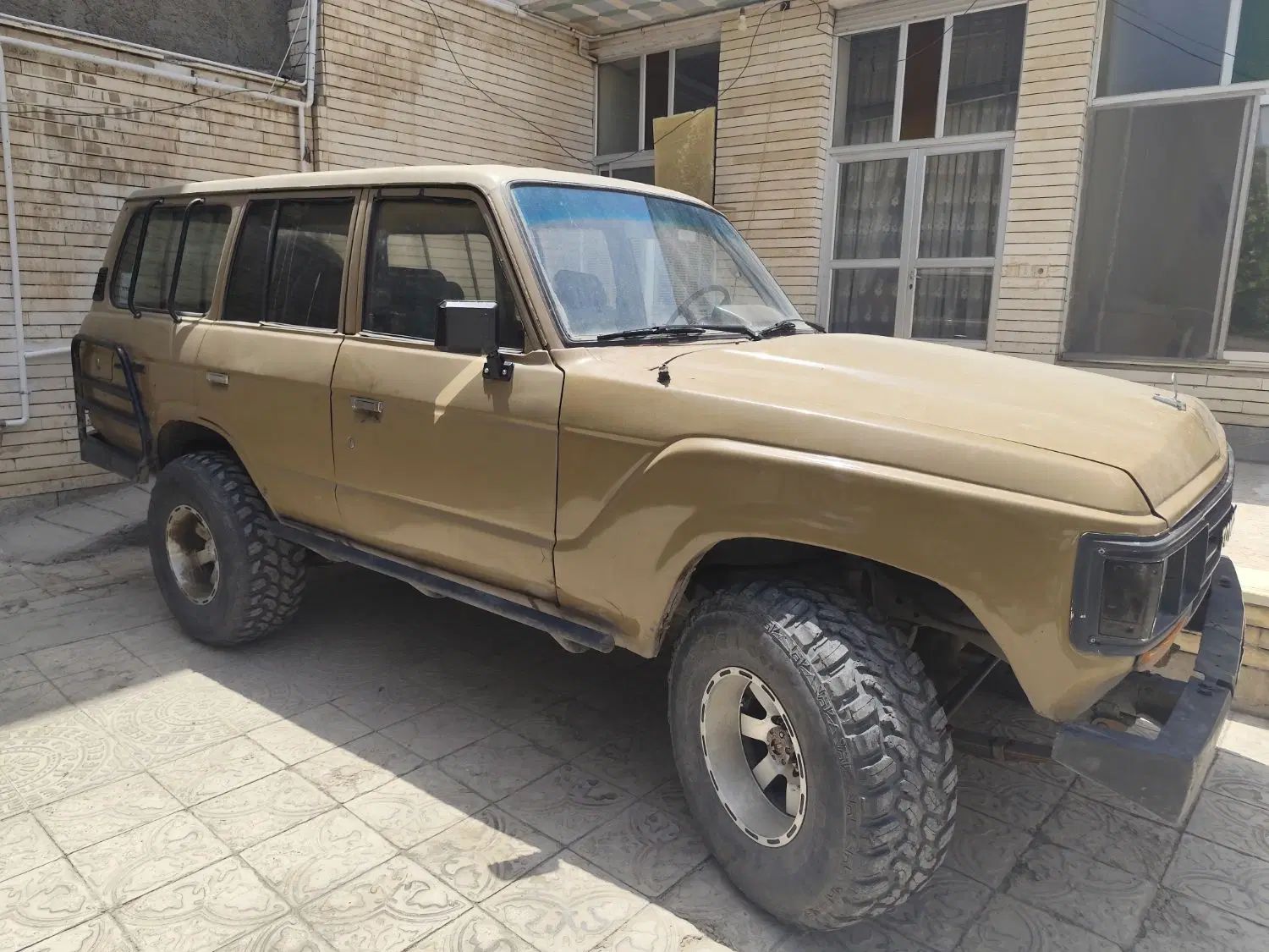 تویوتا کمری XLE - 1402